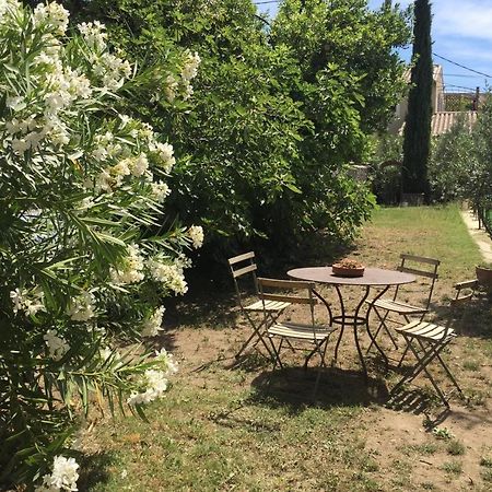 Bed and Breakfast Le Petit Jeu Grignan Exterior foto
