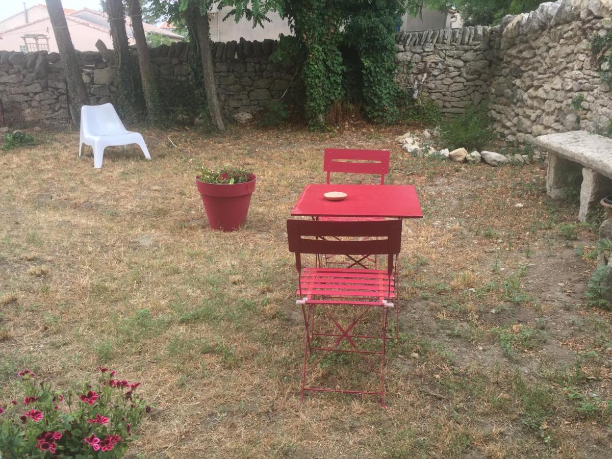 Bed and Breakfast Le Petit Jeu Grignan Exterior foto